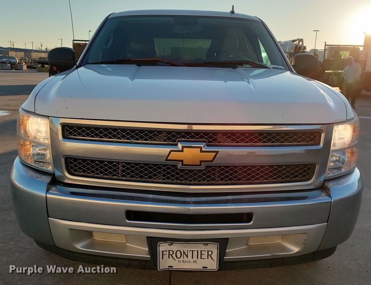 image for item LF9534 2013 Chevrolet Silverado 1500  Ext. Cab pickup truck