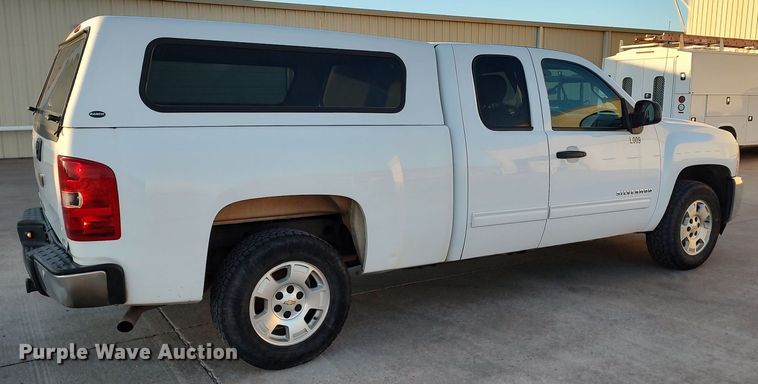 image for item LF9534 2013 Chevrolet Silverado 1500  Ext. Cab pickup truck