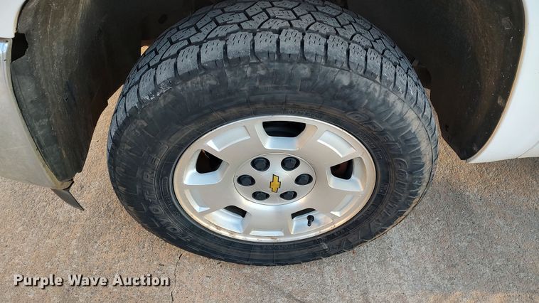 image for item LF9534 2013 Chevrolet Silverado 1500  Ext. Cab pickup truck