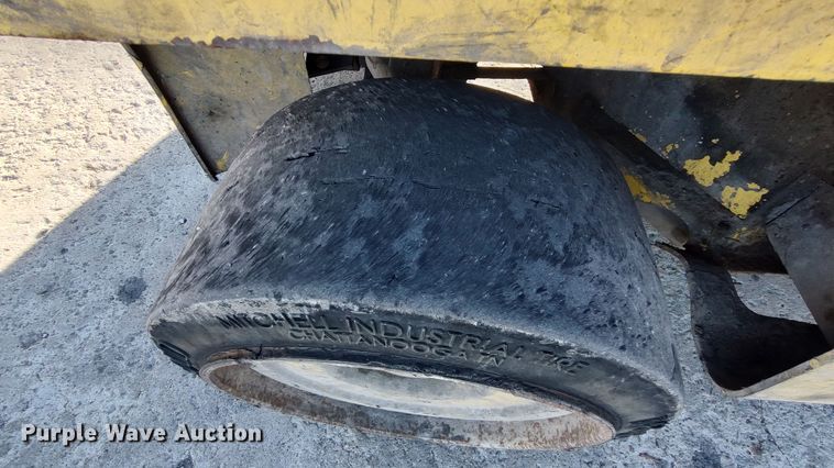 image for item LF9535 Hyster S120XLS  forklift