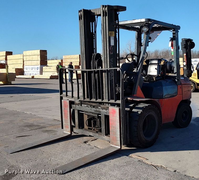 image for item LF9537 Toyota 7FGU32  forklift