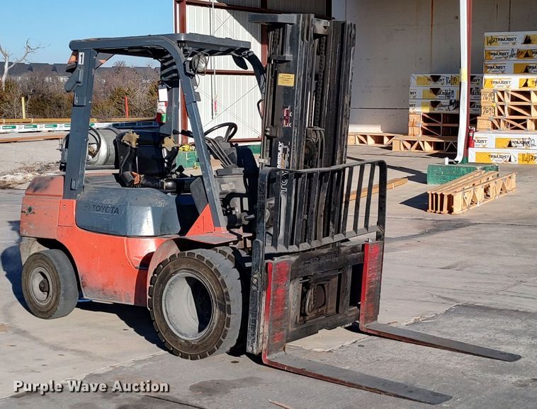 image for item LF9537 Toyota 7FGU32  forklift