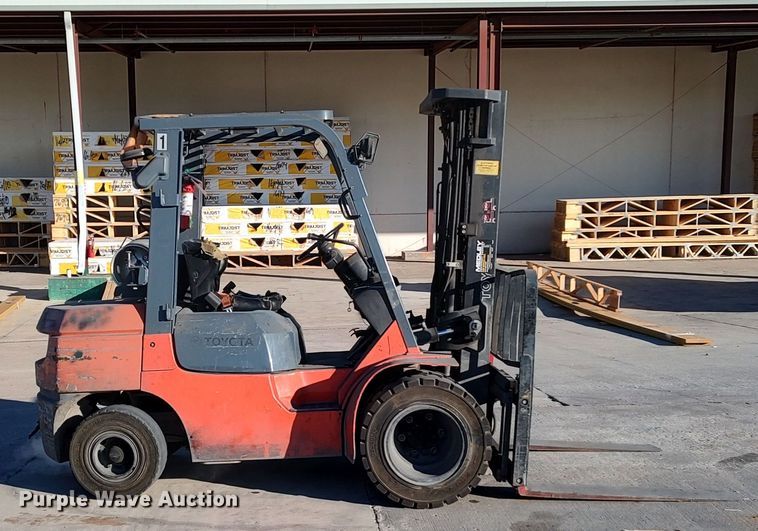 image for item LF9537 Toyota 7FGU32  forklift