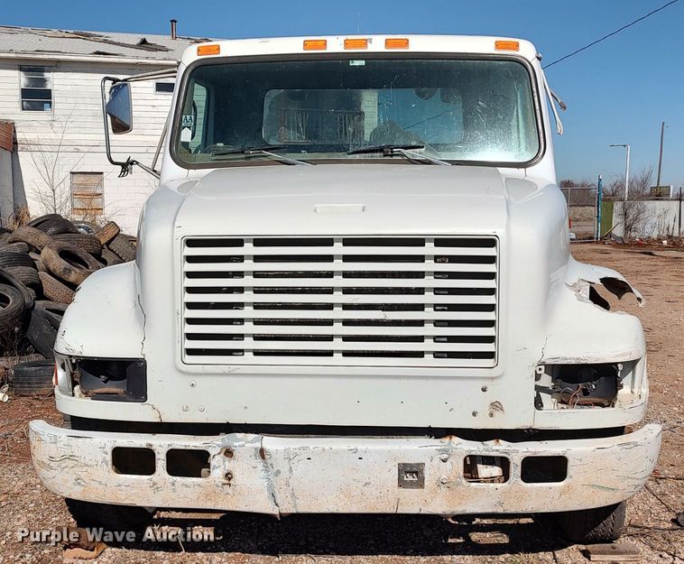 image for item LF9544 1997 International 4700  tow truck
