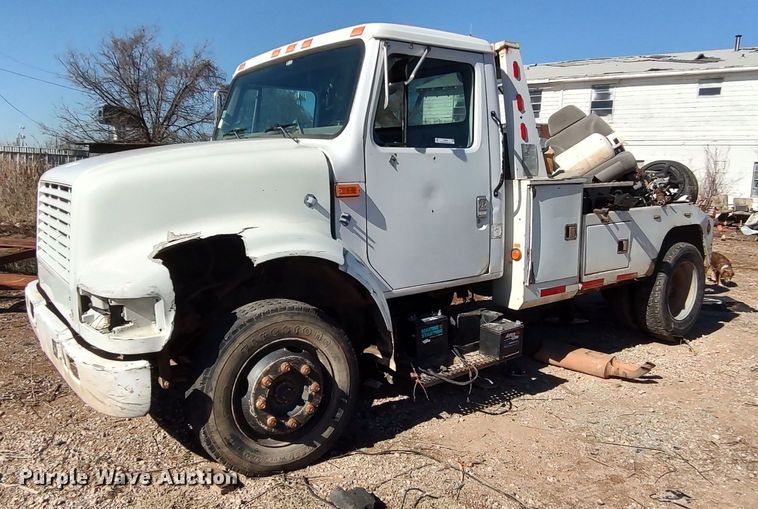 image for item LF9544 1997 International 4700  tow truck