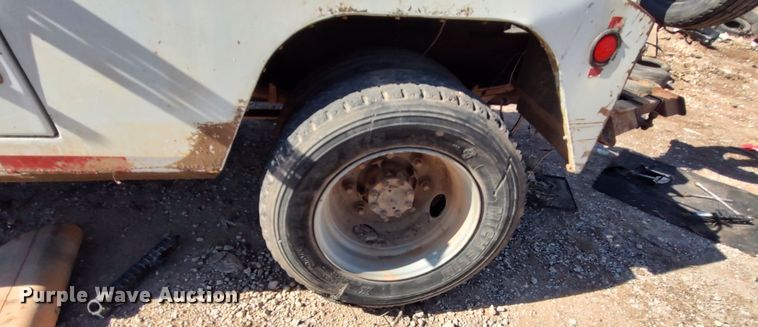 image for item LF9544 1997 International 4700  tow truck