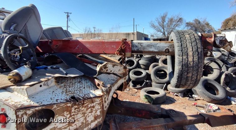 image for item LF9544 1997 International 4700  tow truck