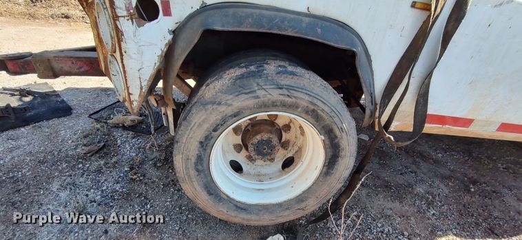 image for item LF9544 1997 International 4700  tow truck