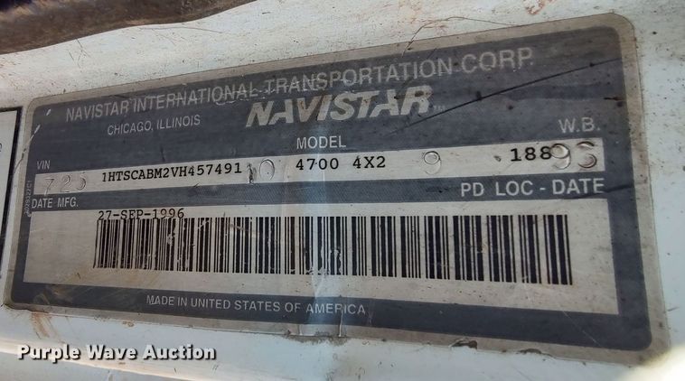 image for item LF9544 1997 International 4700  tow truck