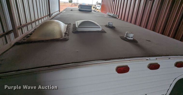 image for item LF9553 2005 Cherokee  camper