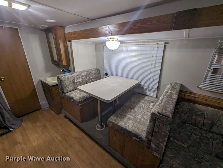 image for item LF9553 2005 Cherokee  camper