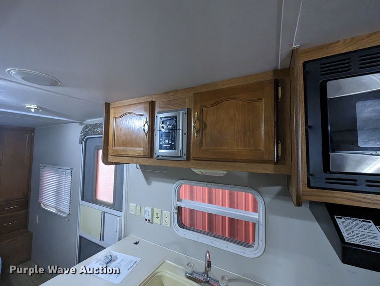 image for item LF9553 2005 Cherokee  camper