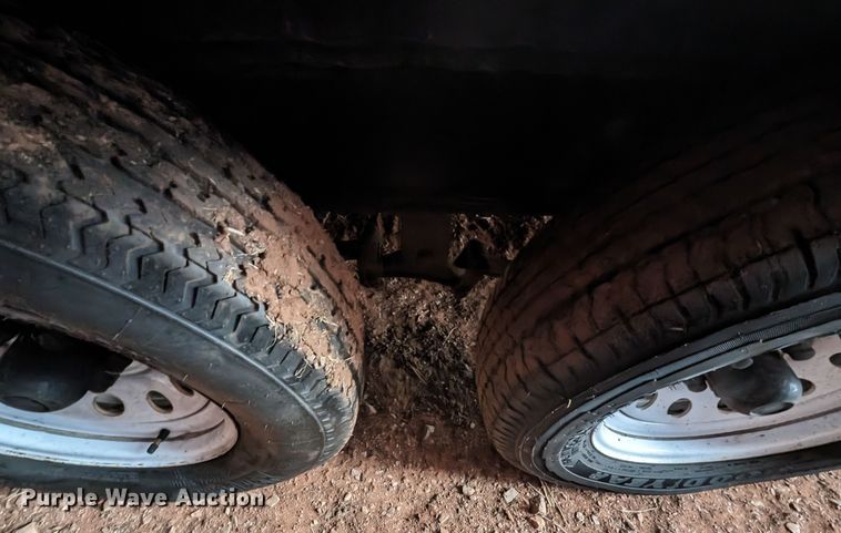 image for item LF9553 2005 Cherokee  camper