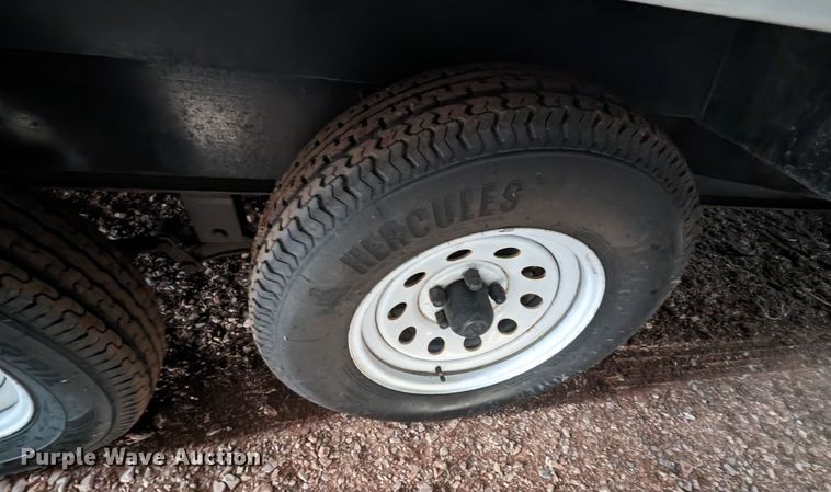 image for item LF9553 2005 Cherokee  camper