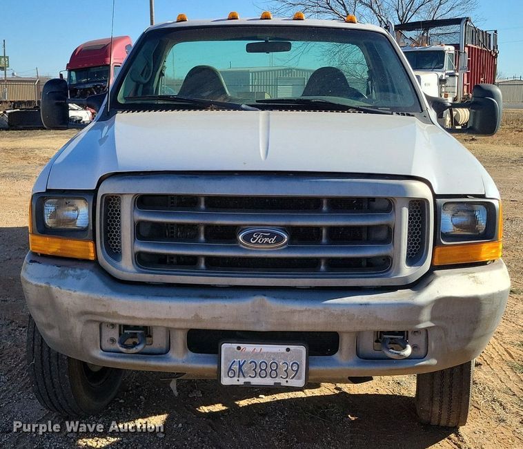 image for item LG9447 2000 Ford F450 Super Duty  flatbed truck