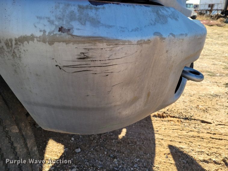 image for item LG9447 2000 Ford F450 Super Duty  flatbed truck