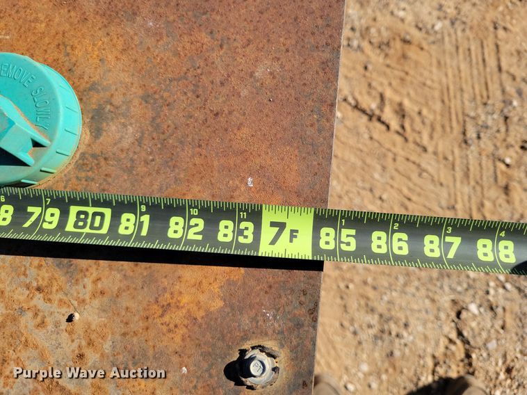 image for item LG9447 2000 Ford F450 Super Duty  flatbed truck