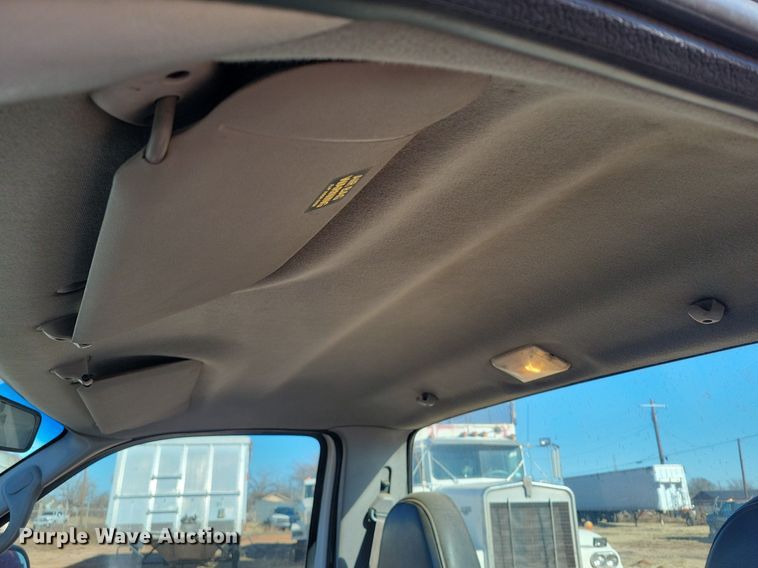 image for item LG9447 2000 Ford F450 Super Duty  flatbed truck