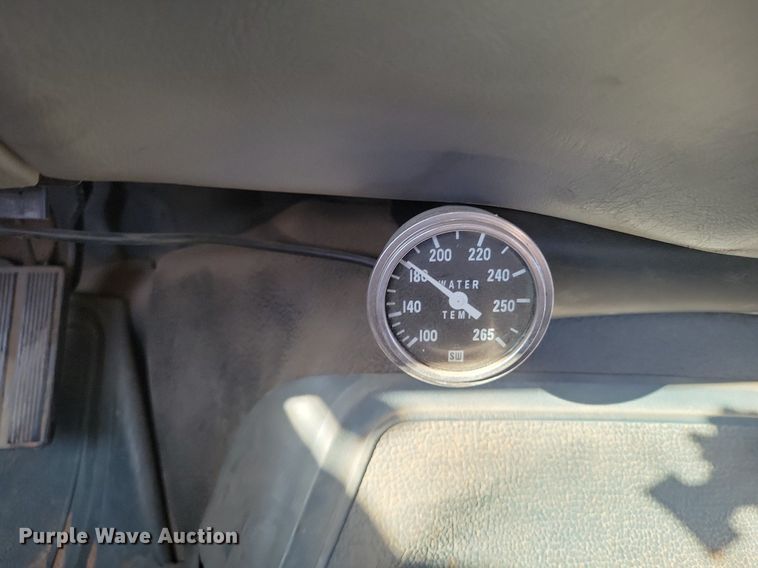 image for item LG9447 2000 Ford F450 Super Duty  flatbed truck