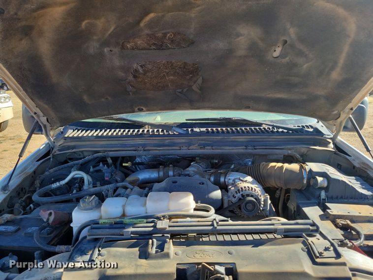 image for item LG9447 2000 Ford F450 Super Duty  flatbed truck