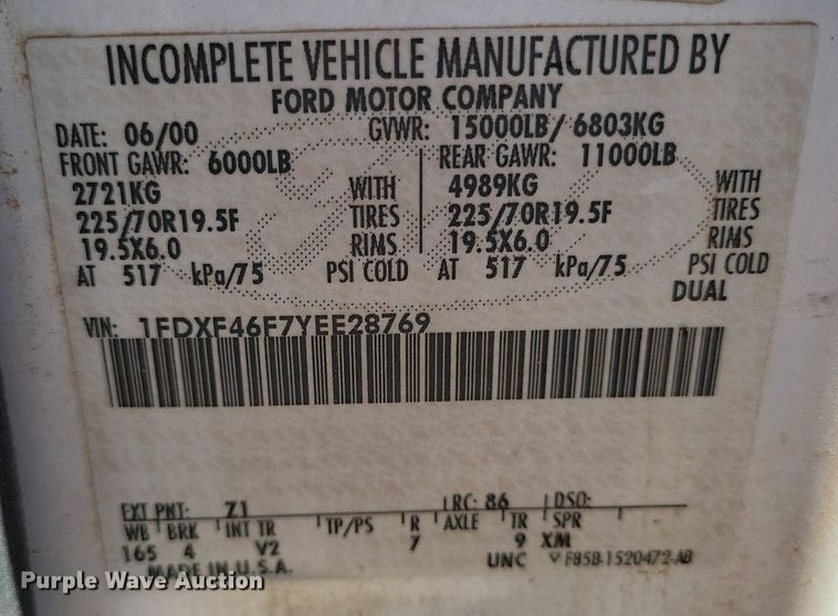 image for item LG9447 2000 Ford F450 Super Duty  flatbed truck