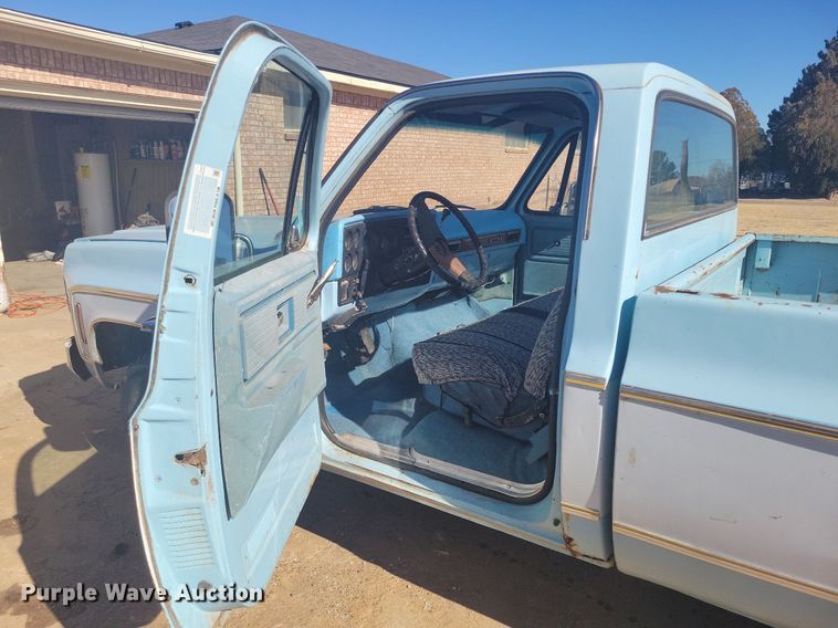 image for item LG9483 1977 Chevrolet Bonanza 20  pickup truck