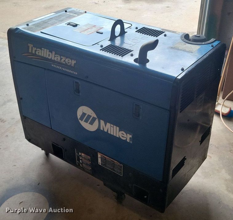 image for item LG9505 Miller Trailblazer 325 EFI  welder/generator