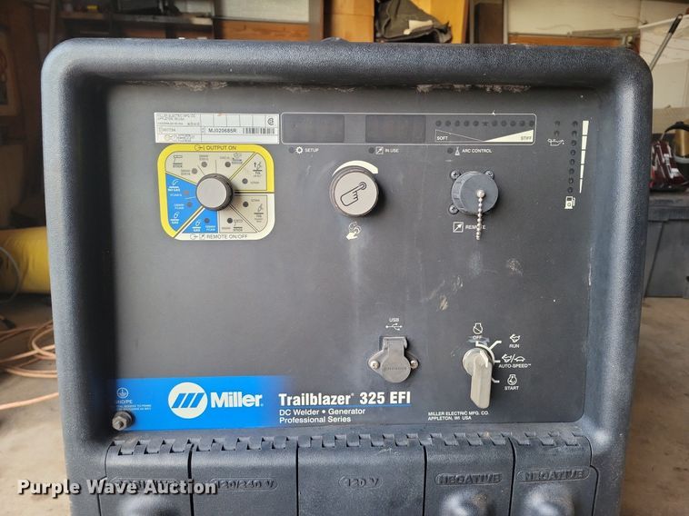 image for item LG9505 Miller Trailblazer 325 EFI  welder/generator