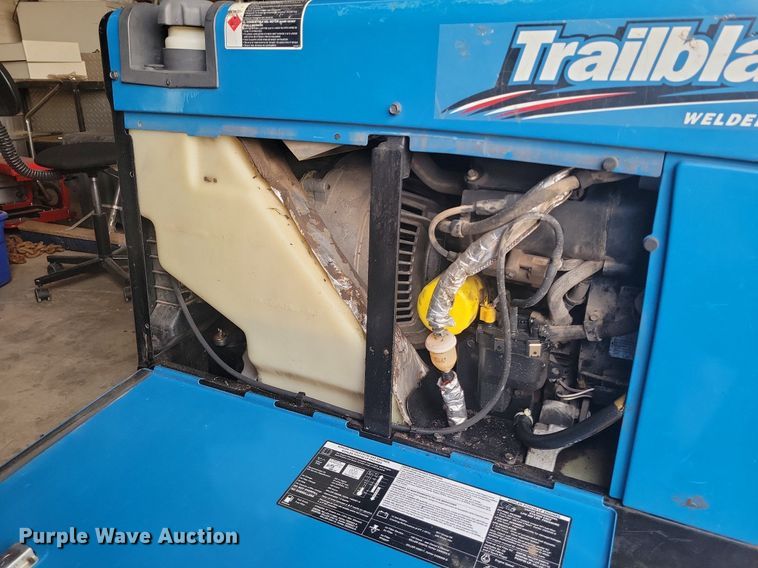 image for item LG9505 Miller Trailblazer 325 EFI  welder/generator