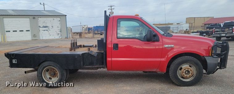 image for item LG9506 2005 Ford F350 Super Duty  flatbed pickup truck