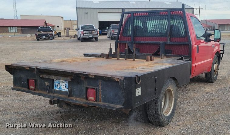 image for item LG9506 2005 Ford F350 Super Duty  flatbed pickup truck