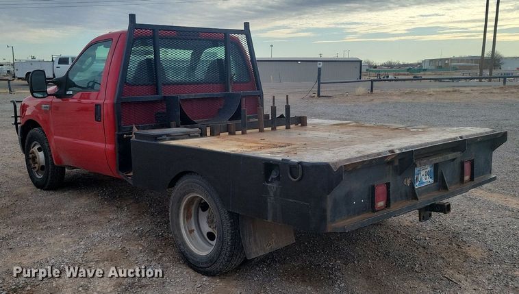 image for item LG9506 2005 Ford F350 Super Duty  flatbed pickup truck