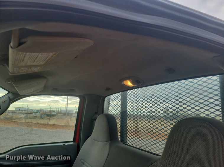 image for item LG9506 2005 Ford F350 Super Duty  flatbed pickup truck