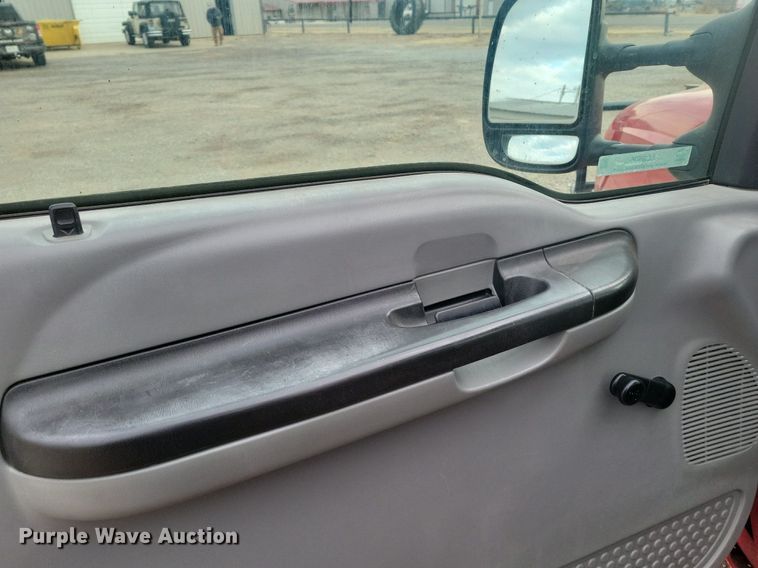 image for item LG9506 2005 Ford F350 Super Duty  flatbed pickup truck