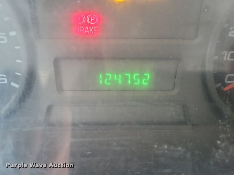 image for item LG9506 2005 Ford F350 Super Duty  flatbed pickup truck