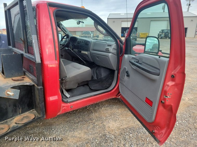 image for item LG9506 2005 Ford F350 Super Duty  flatbed pickup truck