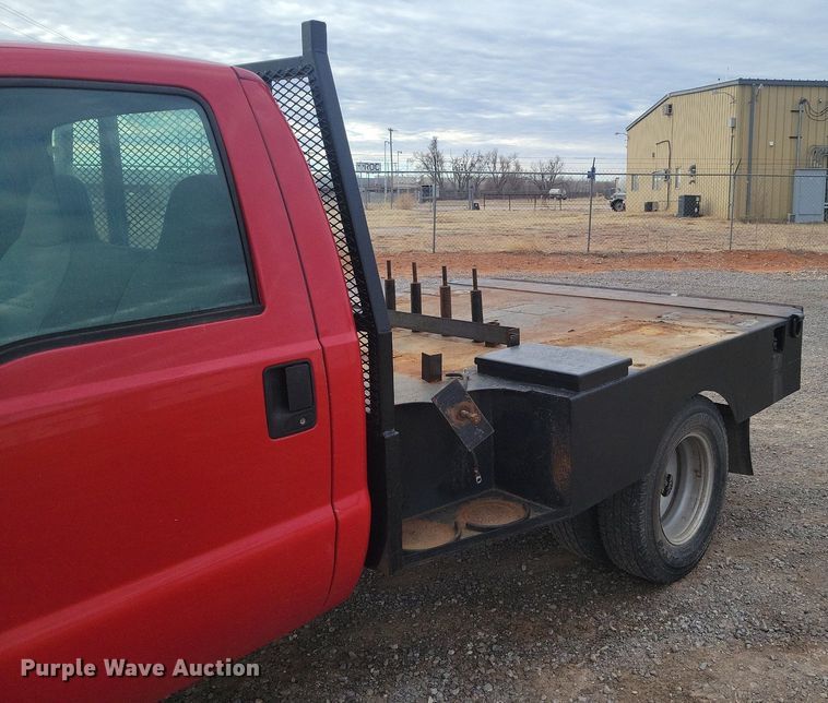 image for item LG9506 2005 Ford F350 Super Duty  flatbed pickup truck