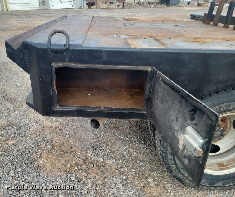 image for item LG9506 2005 Ford F350 Super Duty  flatbed pickup truck