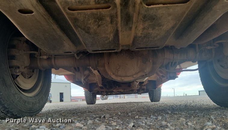 image for item LG9506 2005 Ford F350 Super Duty  flatbed pickup truck