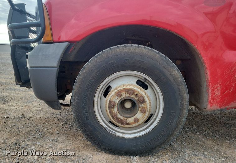 image for item LG9506 2005 Ford F350 Super Duty  flatbed pickup truck