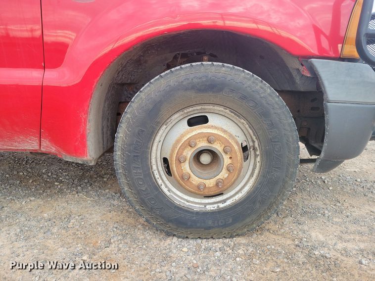 image for item LG9506 2005 Ford F350 Super Duty  flatbed pickup truck