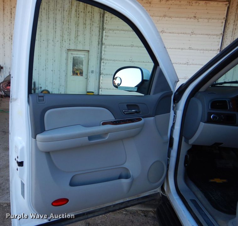 image for item LI9058 2007  Chevrolet Suburban LT  SUV