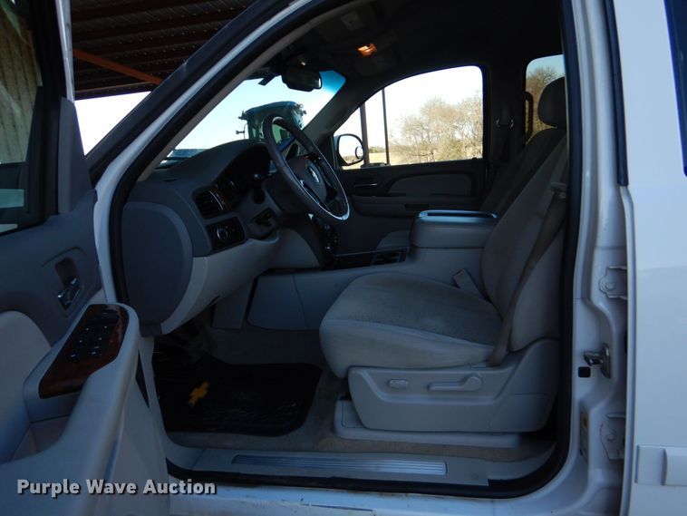 image for item LI9058 2007  Chevrolet Suburban LT  SUV