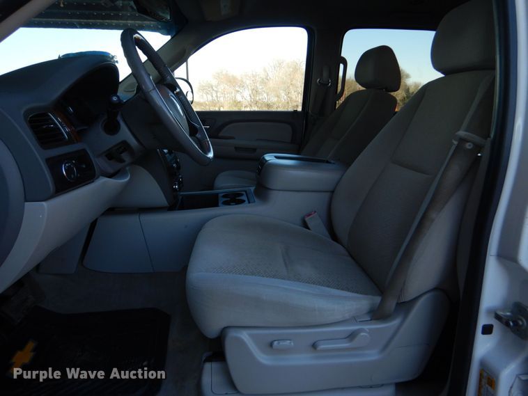 image for item LI9058 2007  Chevrolet Suburban LT  SUV