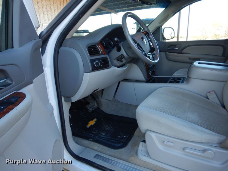 image for item LI9058 2007  Chevrolet Suburban LT  SUV
