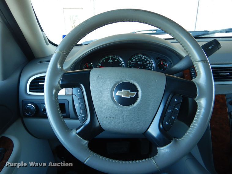 image for item LI9058 2007  Chevrolet Suburban LT  SUV