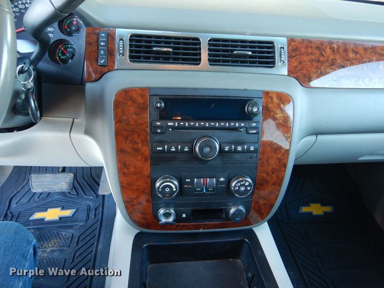 image for item LI9058 2007  Chevrolet Suburban LT  SUV