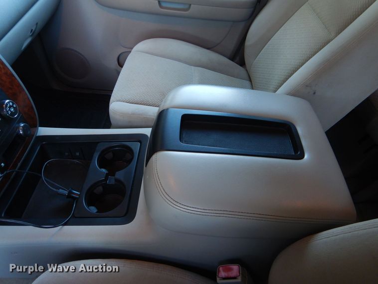 image for item LI9058 2007  Chevrolet Suburban LT  SUV