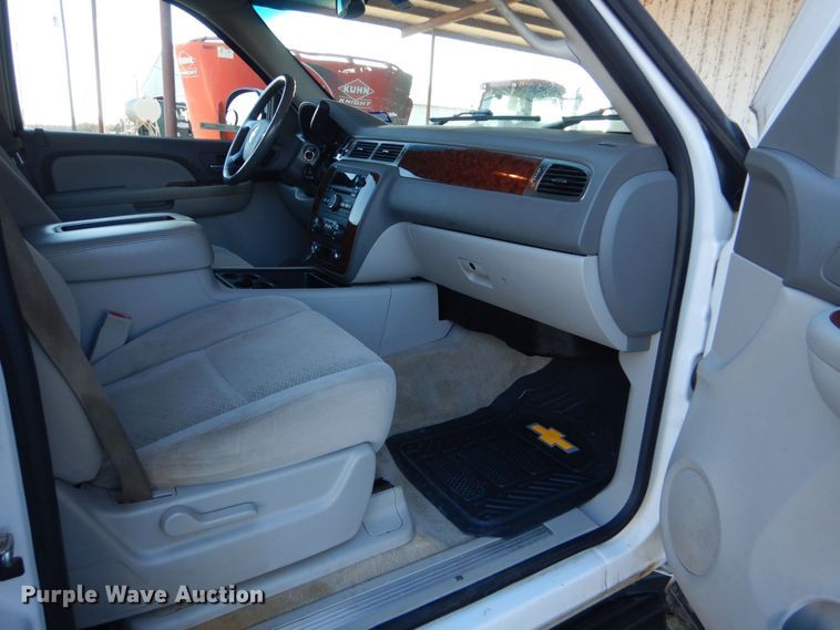 image for item LI9058 2007  Chevrolet Suburban LT  SUV