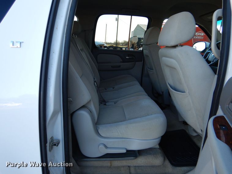 image for item LI9058 2007  Chevrolet Suburban LT  SUV